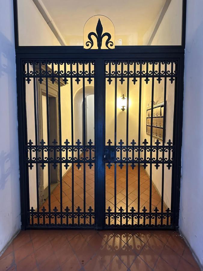 Elegante Appartamento Borgo San Jacopo Florence Ngoại thất bức ảnh